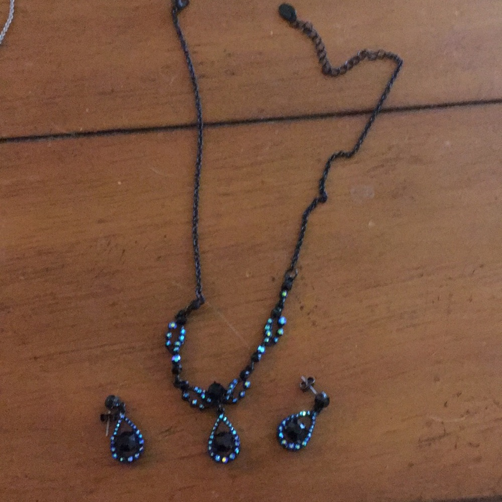 1928 necklace and earrings